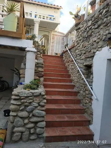 Centre Du Boulou Pour 2 Adultes-2 Enfants- Check In 18h 20h Check Out 11h Max Juillet-aout 1 Semaine Minimum Le Boulou