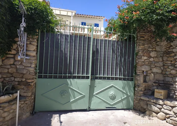 Centre Du Boulou Pour 2 Adultes-2 Enfants- Check In 18h 20h Check Out 11h Max Juillet-aout 1 Semaine Minimum Apartamento Le Boulou